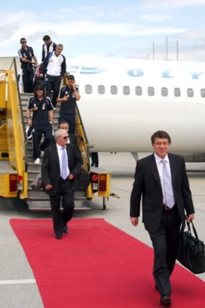 Griechische Fußballnationalmannschaft zur EM in Salzburg eingetroffen