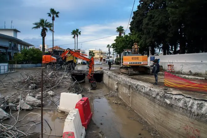 Unser Archivfoto (© Eurokinissi) entstand nach dem Unwetter „Bora“ auf der Insel Rhodos.