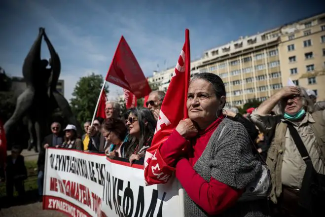 Unsere Fotos (© Eurokinissi) entstanden am Mittwoch (27.3.) im Athener Zentrum während einer Demonstration von Rentnern.