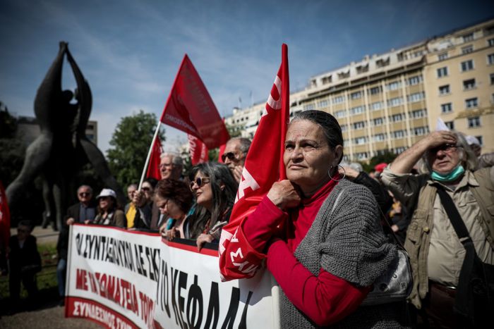 Unsere Fotos (© Eurokinissi) entstanden am Mittwoch (27.3.) im Athener Zentrum während einer Demonstration von Rentnern.