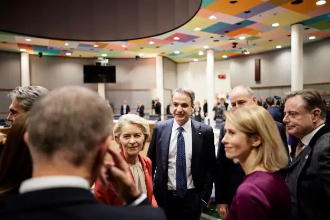 Unser Foto (© Eurokinissi) zeigt Ministerpräsident Kyriakos Mitsotakis auf dem EU-Gipfeltreffen in Brüssel