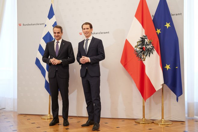 Unser Archivfoto (© Eurokinissi) entstand während eines Treffens zwischen Ministerpräsident Kyriakos Mitsotakis (l.) und dem österreichischen Bundeskanzler Sebastian Kurz.