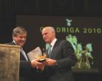 Griechenlands Premier Papandreou erhält Quadriga-Preis in Berlin 