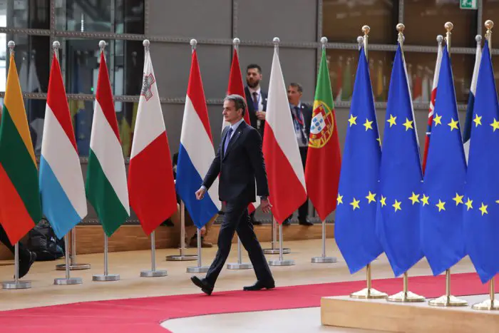 Unser Foto (© Eurokinissi) zeigt Premierminister Kyriakos Mitsotakis in Brüssel.