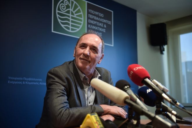 Unser Foto (© Eurokinissi) zeigt Umweltminister Jorgos Stathakis während einer Pressekonferenz zum Thema „Eldorado Gold“ am 13. September 2017.