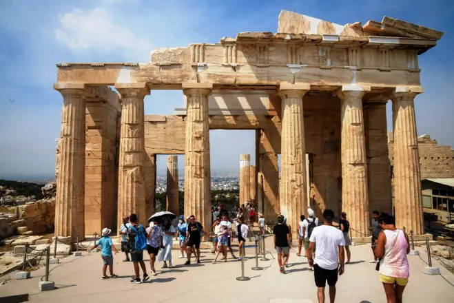 Foto (© Eurokinissi): Zu den großen Sehenswürdigkeiten gehören neben den alten griechischen Tempeln auch… Spielbanken.