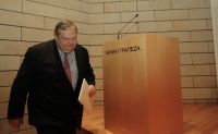 Sozialist Venizelos präsentiert Buch über Mythen und Wahrheiten der Schulden 