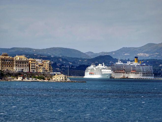 Unser Archivfoto (© Eurokinissi) zeigt den Hafen von Korfu