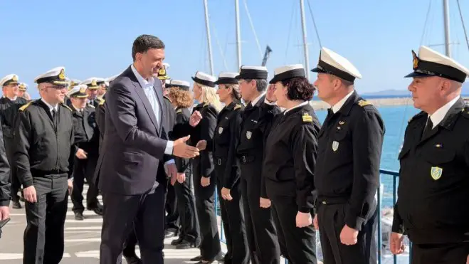 Unser Foto (© Pressestelle des Ministeriums für Handelsschifffahrt und Inselpolitik) zeigt den Minister Handelsschifffahrt und Inselpolitik, Vasilis Kikilias, auf Kreta.