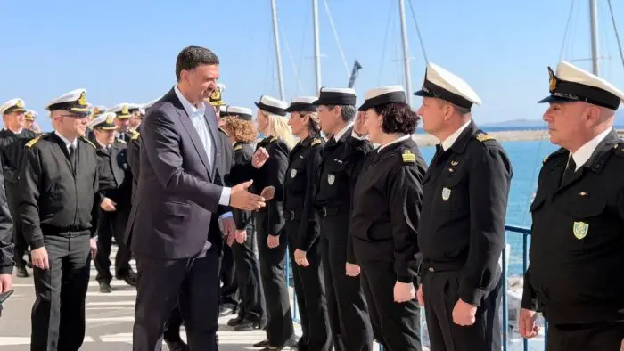 Unser Foto (© Pressestelle des Ministeriums für Handelsschifffahrt und Inselpolitik) zeigt den Minister Handelsschifffahrt und Inselpolitik, Vasilis Kikilias, auf Kreta.