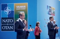 Unser Foto (© Eurokinissi) zeigt Premierminister Kyriakos Mitsotakis in Vilnius.