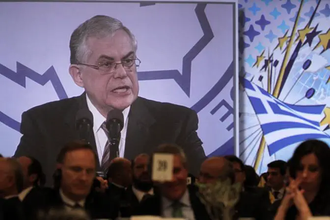 Internationale Partner geben sich in Griechenland Klinken in die Hand