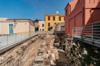 Unser Foto (©yppo) zeigt die Überreste der frühchristlichen Thomas-Basilika und im Hintergrund das Dragoumis-Herrenhaus.