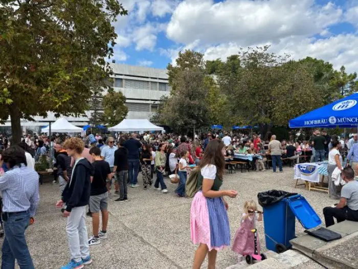 Getümmel auf dem Oktoberfest der DSA (Foto: Griechenland Zeitung/ Tristan Lenk)