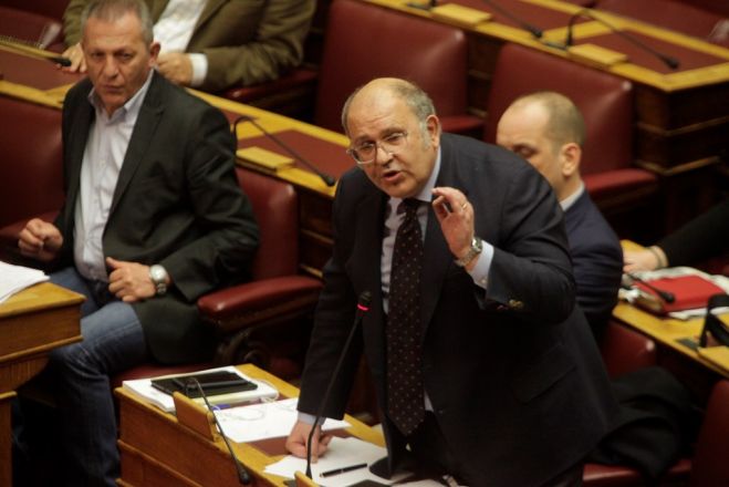 Unser Archivfoto (© Eurokinissi) zeigt den SYRIZA-Parlamentarier Nikos Xydakis im Parlament.
