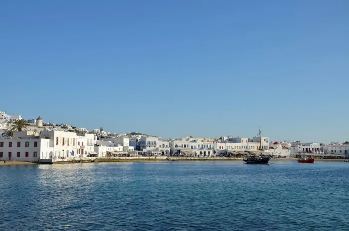 Fotos (© GZ / Jan Hübel); Hier ein Blick auf die Stadt von Mykonos.