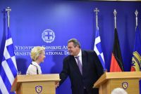 Deutschlands Verteidigungsministerin lobt Nato-Mission in der Ägäis 