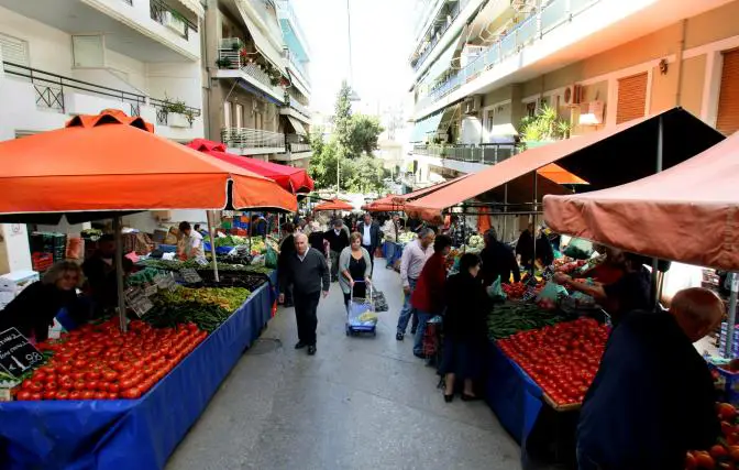 Wochenmärkte in Griechenland nehmen den Betrieb wieder auf