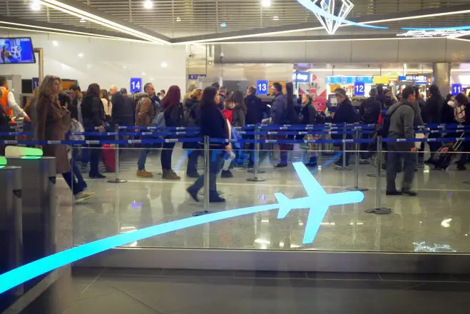  Unser Archivfoto (© Eurokinissi) entstand auf dem Athener Flughafen „Eleftherios Venizelos“.