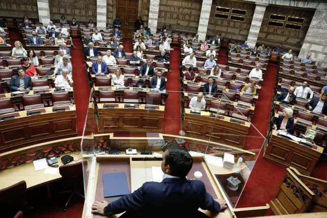 Unser Foto (© Eurokinissi) entstand in dieser Woche während eines Treffens der Parlamentsfraktion des Bündnisses der Radikalen Linken (SYRIZA).