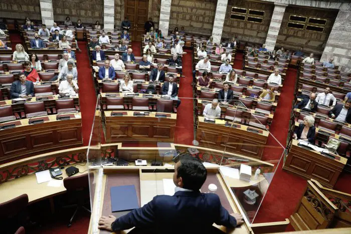 Unser Foto (© Eurokinissi) entstand in dieser Woche während eines Treffens der Parlamentsfraktion des Bündnisses der Radikalen Linken (SYRIZA).