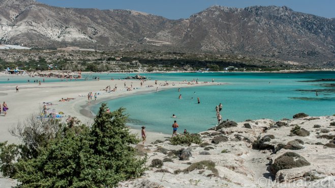 Unser Foto (© GZ / Maria Bach) zeigt den Elafonissi-Strand auf Kreta.