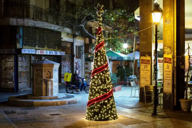  Diese Weihnachtszeit erstrahlt Athen besonders hell (Archivfoto © GZ/ Eleni Kougonis).