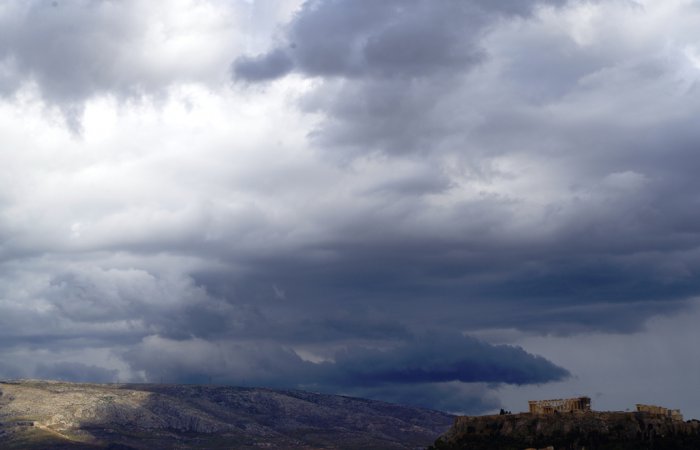 Foto (© Martin Schauhuber): Wolken über der Akropolis