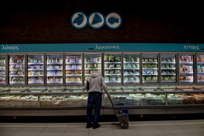 Foto (© Eurokinissi):  Auch bei den Lebensmitteln gab es im Juni keine Entspannung.