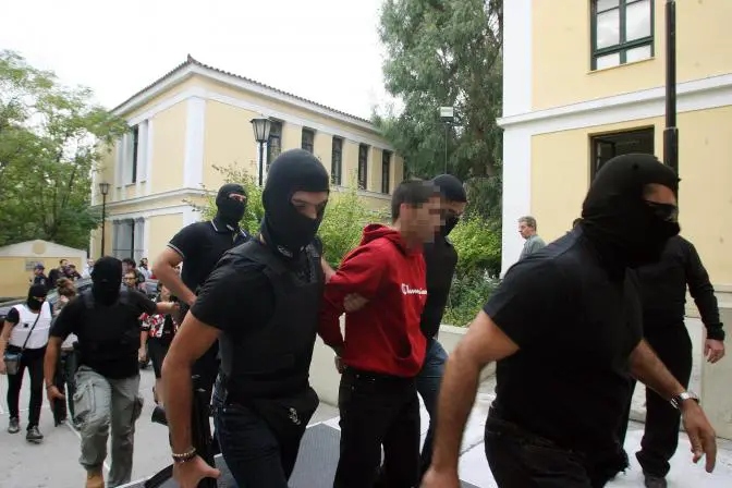 Griechenland: Vermutliche Mitglieder der terroristischen Gruppierung „Bande der Feuerherde“ geben Aussage zu Protokoll