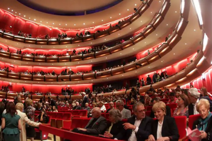 Unser Foto (© Eurokinissi)  zeigt die Nationaloper im Stavros-Niarchos Kulturzentrum. 