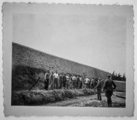 Unser Archivfoto (© Eurokinissi) entstand am 1. Mai 1944 kurz vor der Hinrichtung von Geiseln in Kaisariani.