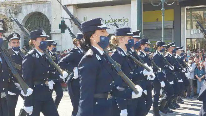 Unsere Fotos (© Griechenland Zeitung / Eva Pallidou) entstanden am Freitag (25.3.) während der Militärparade zum Nationalfeiertag in Athen.