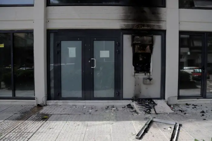 Unser Foto (© Eurokinissi) entstand am Montag (18.5.) in Nea Smyrni bei Athen.