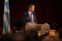 Unsere Fotos (© Eurokinissi) entstanden während des Besuchs von Ministerpräsident Kyriakos Mitsotakis bei der griechischen Gemeinde von Astoria in New York.