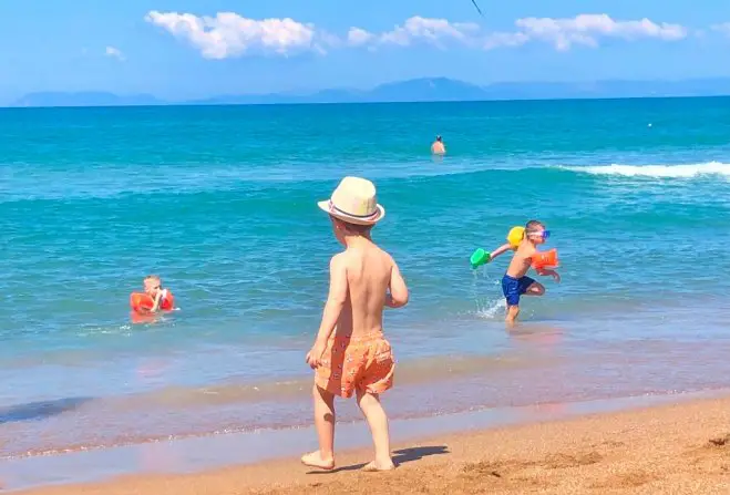 Foto (© Griechenland Zeitung / ms): Kourouta Strand auf der Peloponnes.
