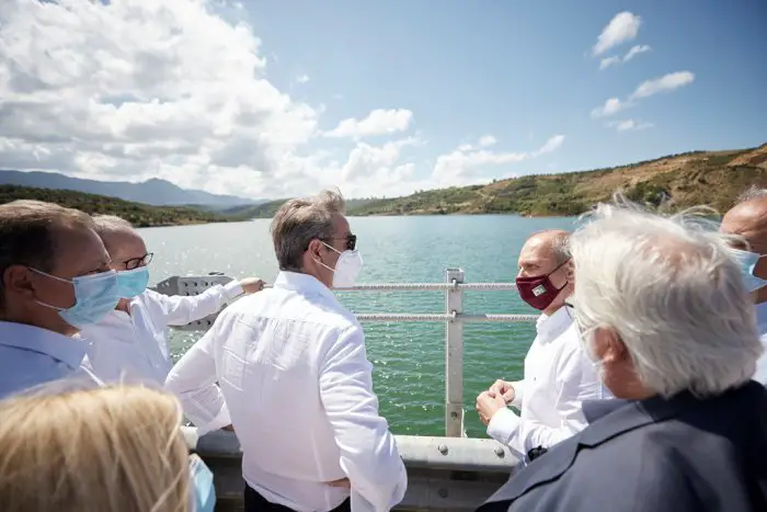 Unsere Fotos (© Eurokinissi) entstanden am Montag (19.7.) während des offiziellen Besuchs von Premierminister Kyriakos Mitsotakis auf der Peloponnes.