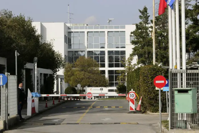 Unser Archivfoto (© Eurokinissi) zeigt das Bürogebäude von Novartis Hellas bei Athen. 