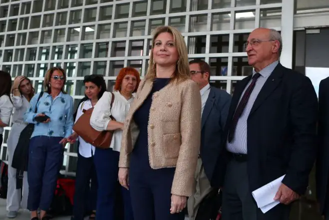 Unser Foto (&copy; Eurokinissi) zeigt Maria Karystianou am Dienstag (26.5.) vor dem Landesh&ouml;chstgericht, dem Areopag.