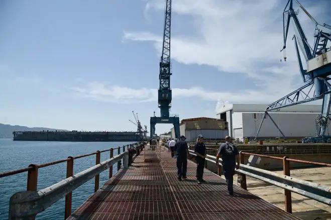 Unser Archivfoto (© Eurokinissi) entstand in der Werft von Elefsina.