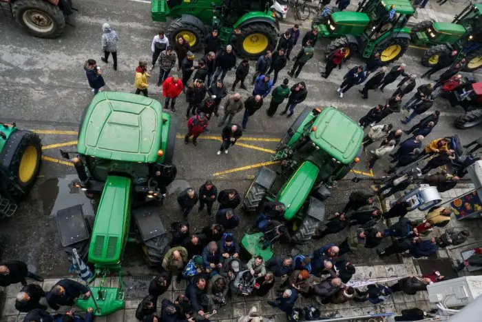 Unser Archivfoto (© Eurokinissi) entstand während einer Demonstration von Landwirten.