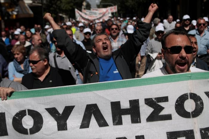 Unser Archivfoto (© Eurokinissi) zeigt protestierende Hafenarbeiter im März 2016 in Athen.