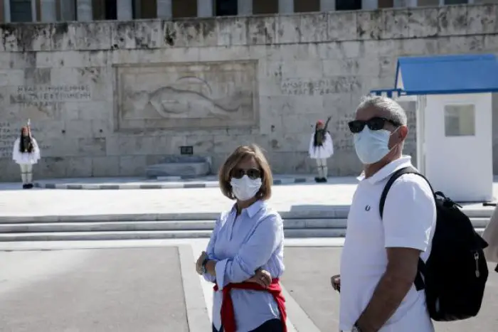 Unser Foto (© Eurokinissi) entstand vor dem Mahnmal des Unbekannten Soldaten in Athen.