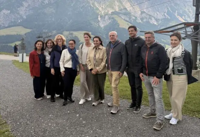 Unser Foto (© Pressestelle des griechischen Tourismusministeriums) zeigt Tourismusministerin Olga Kefalogianni bei ihrem offiziellen Besuch in Österreich.