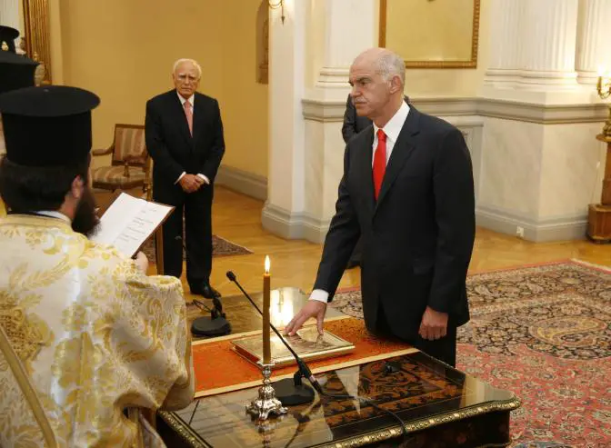 Wahlsieger Jorgos Papandreou als Premierminister vereidigt