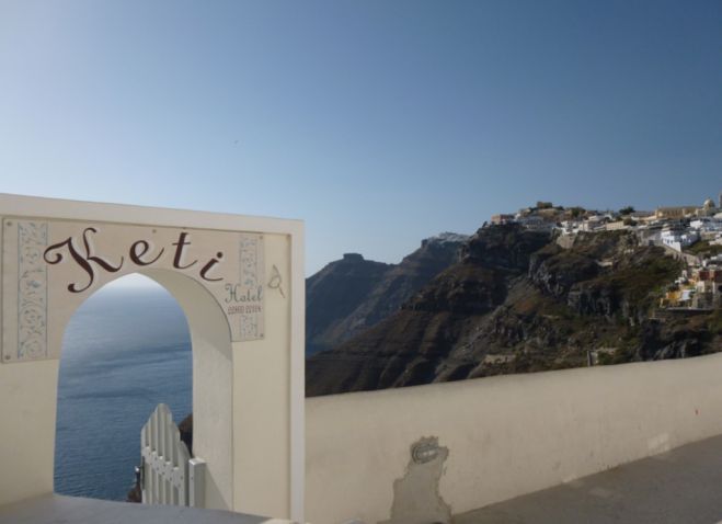 Das Foto (© Elisa Hübel) ist auf Santorini entstanden.