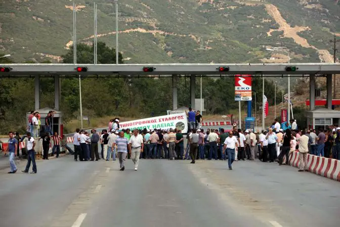 Griechenland: Nationalstraße zwischen Athen und Thessaloniki durch Erdrutsch gesperrt – ein Toter