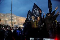 Unser Archivfoto (© Eurokinissi) entstand während einer früheren Demonstration von Landwirten vor dem Parlament in Athen.