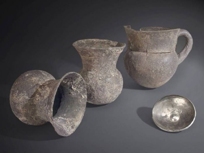 Zu dem Schatz des Priamos zählen auch die hier abgebildeten Silbergefäße (Foto: © SMB, Museum für Vor- und Frühgeschichte/Claudia Plamp).