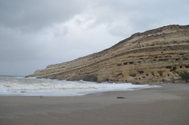 Unser Archivfoto (© Griechenland Zeitung / Jan Hübel) entstand bei Matala in der Nähe des Strandes Kokkini Ammos.